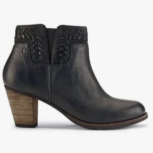 NWT Olukai Kamahoi Black Booties